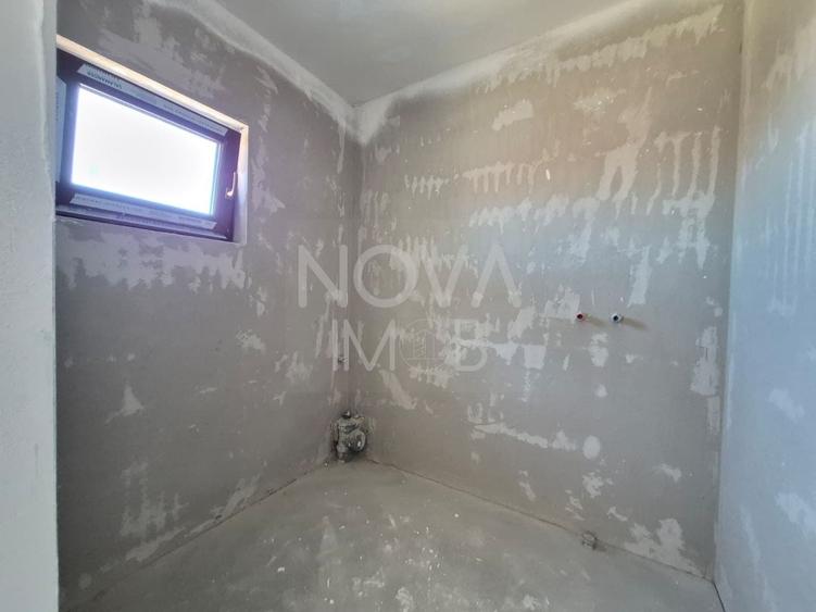 Duplex cu 4 camere cu Canalizare în Șura Mică