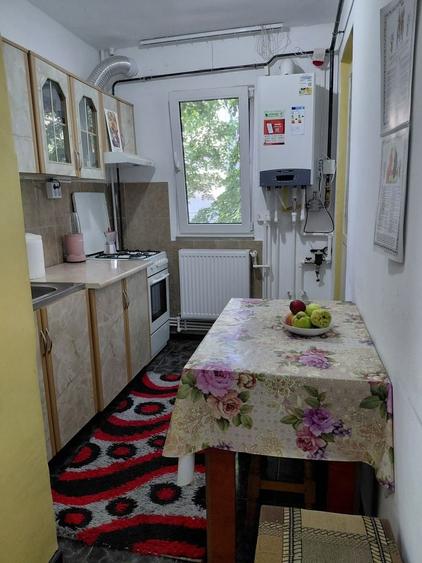 Apartament cu 2 camere semidecomandat în Micro 40