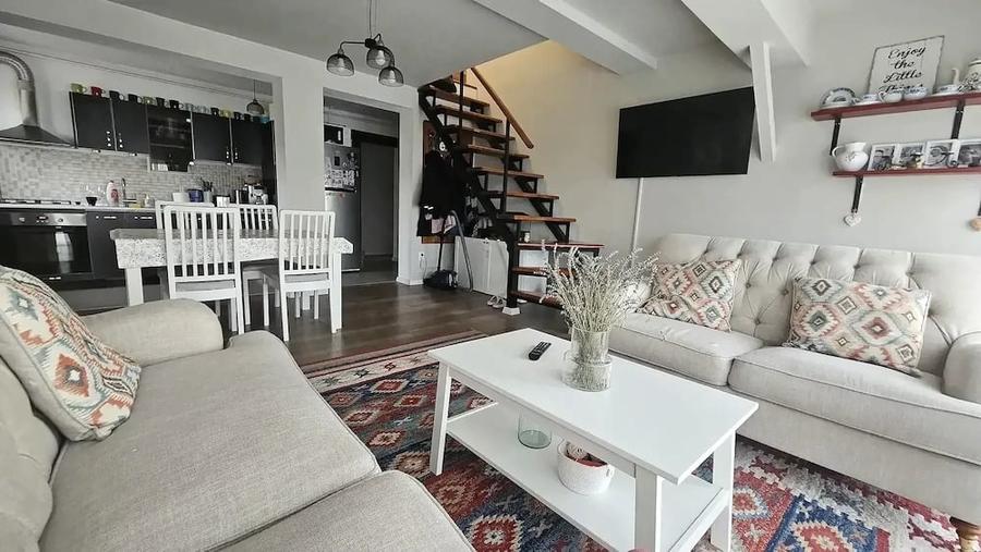 Apartament cu 4 camere decomandat în Central