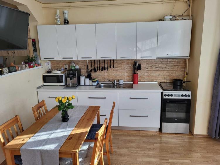 Apartament cu 2 camere semidecomandat în Florești