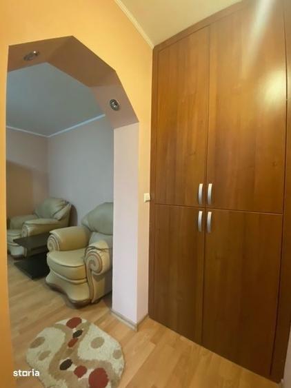 Apartament cu 2 camere semidecomandat, mobilat în Craiovei