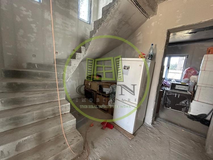 Casă individuală cu 5 camere cu Teren 500 Mp în Malu Mare