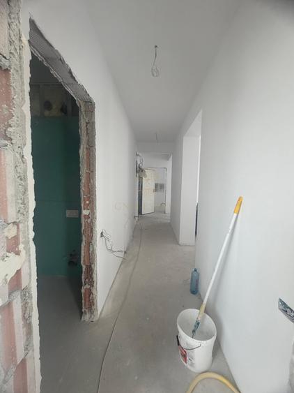 Apartament cu 4 camere semidecomandat, mobilat în Eminescu