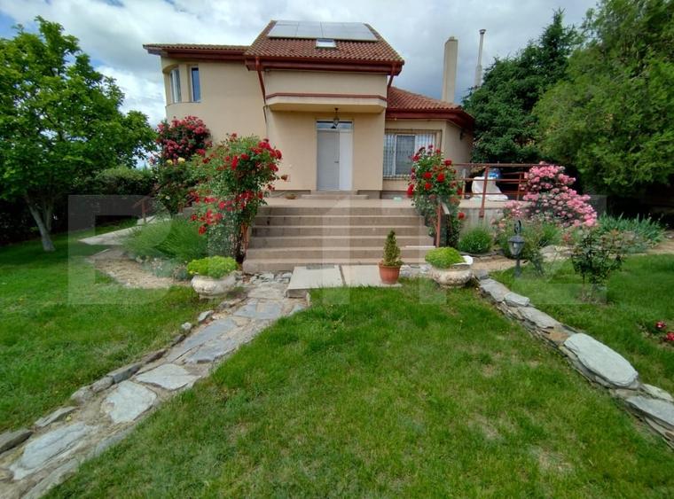 Casă individuală cu 4 camere cu Teren 1500 Mp în Malu Mare