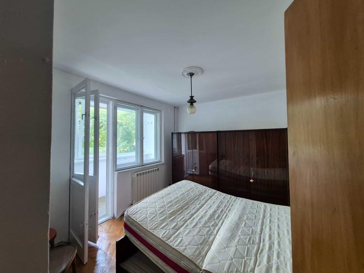 Apartament cu 3 camere decomandat în Dărmănești