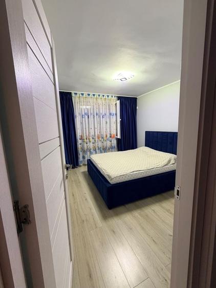 Apartament cu 4 camere semidecomandat în Teiul Doamnei
