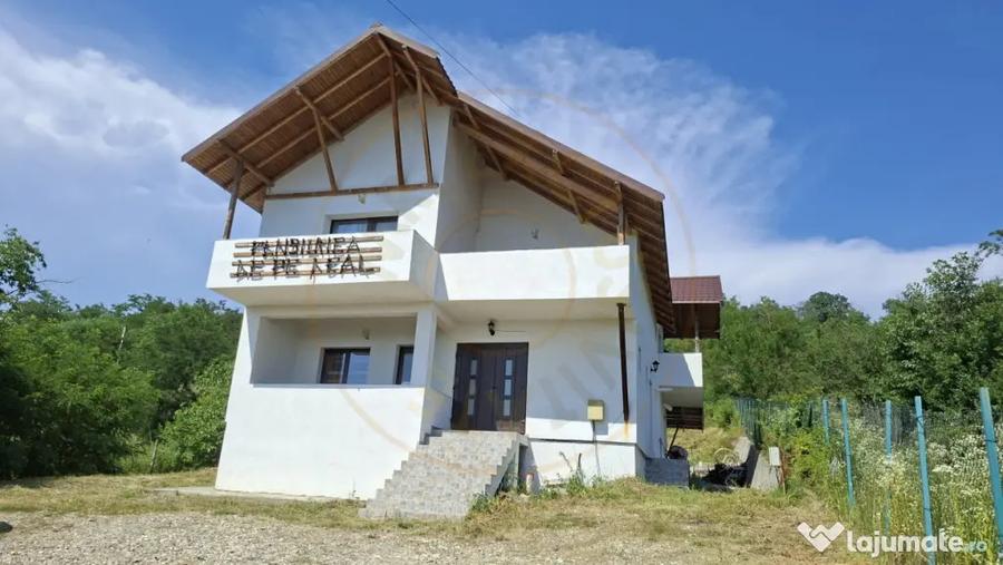 Casă cu 7 camere cu Teren 1200 Mp în Budeasa
