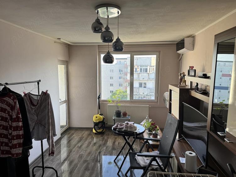 Apartament cu 3 camere decomandat în Brâncoveanu