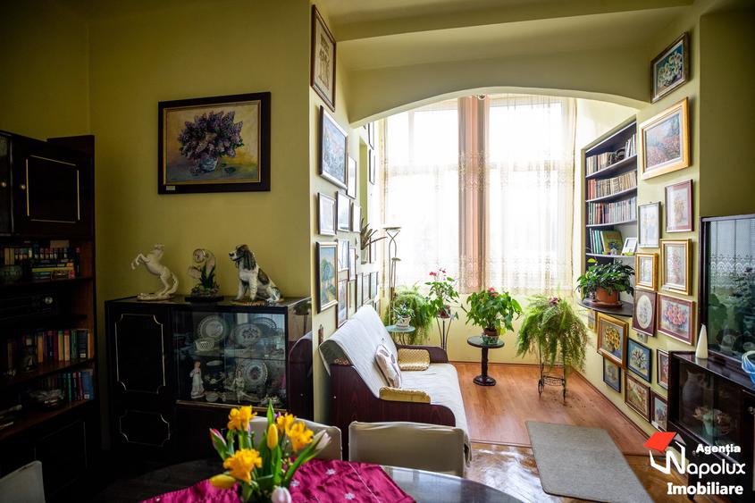 Apartament cu 3 camere semidecomandat în Central