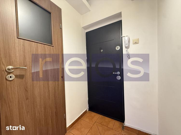 Apartament cu 3 camere semidecomandat în Titan