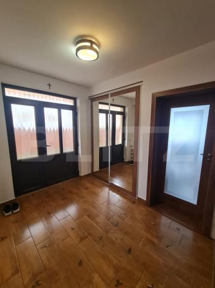 Duplex cu 4 camere cu Canalizare în Florești