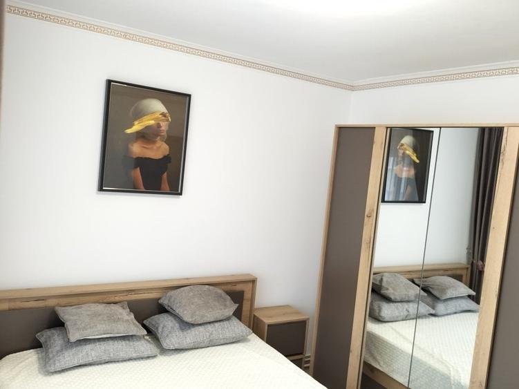 Apartament cu 3 camere decomandat, mobilat în Tei
