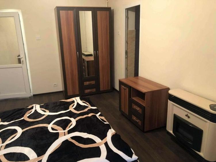 Garsonieră decomandată în Central