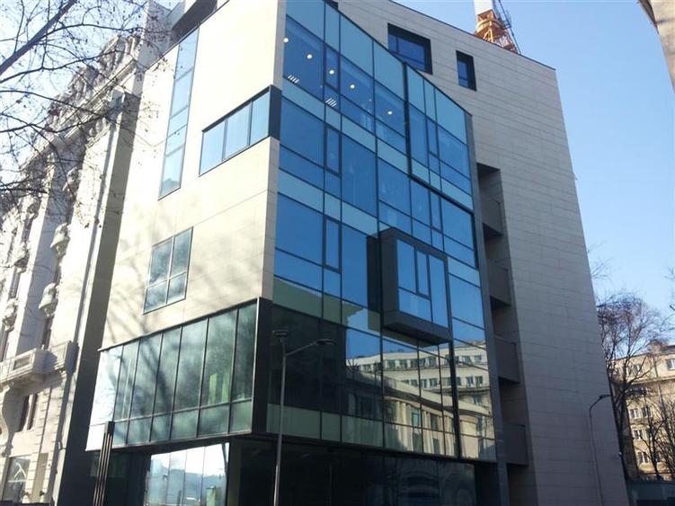 Birou, de 228 mp, în Universitate