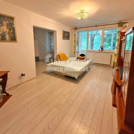 Apartament cu 4 camere semidecomandat în Mazepa 1