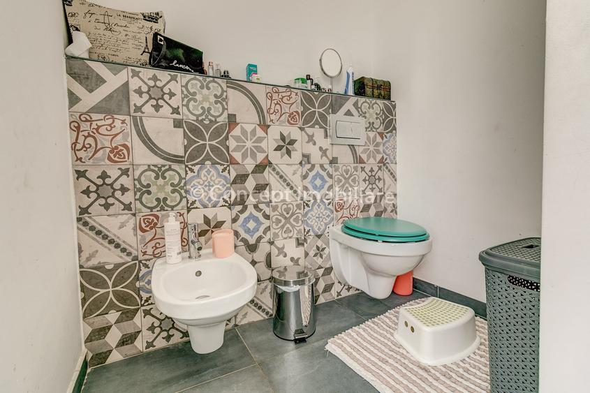 Casă cu 4 camere cu Piscina în Central