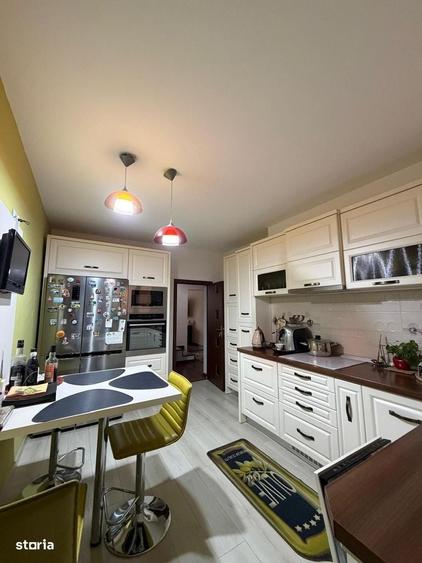 Casă cu 4 camere în Titulescu