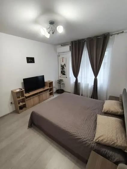 Apartament cu 2 camere decomandat în Titan