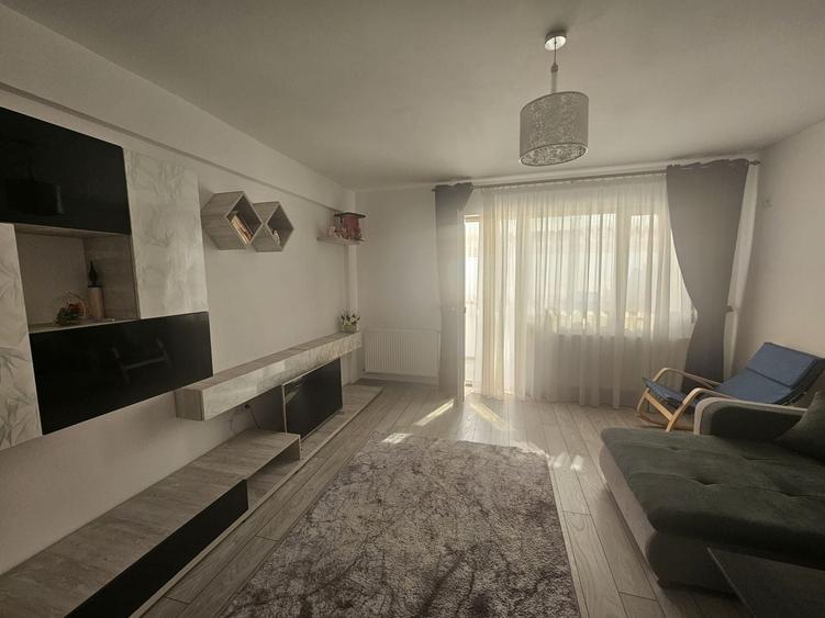 Apartament cu 2 camere decomandat în Craiovei