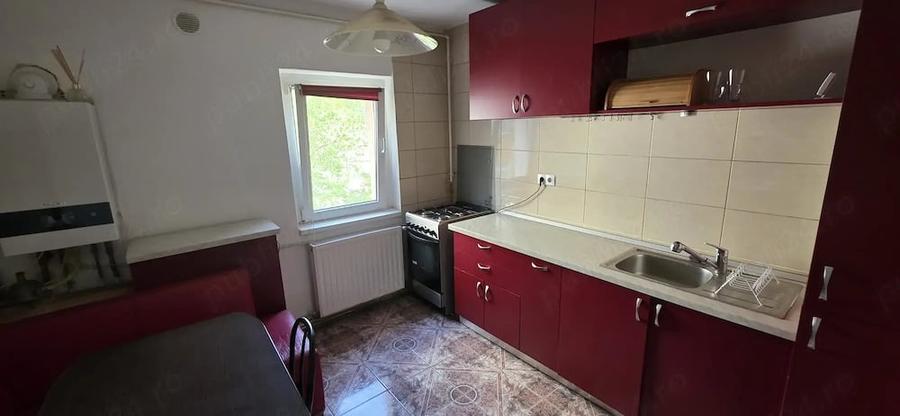 Apartament cu 3 camere decomandat în Torontalului