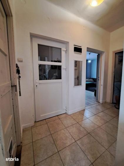 Apartament cu 3 camere semidecomandat în Central