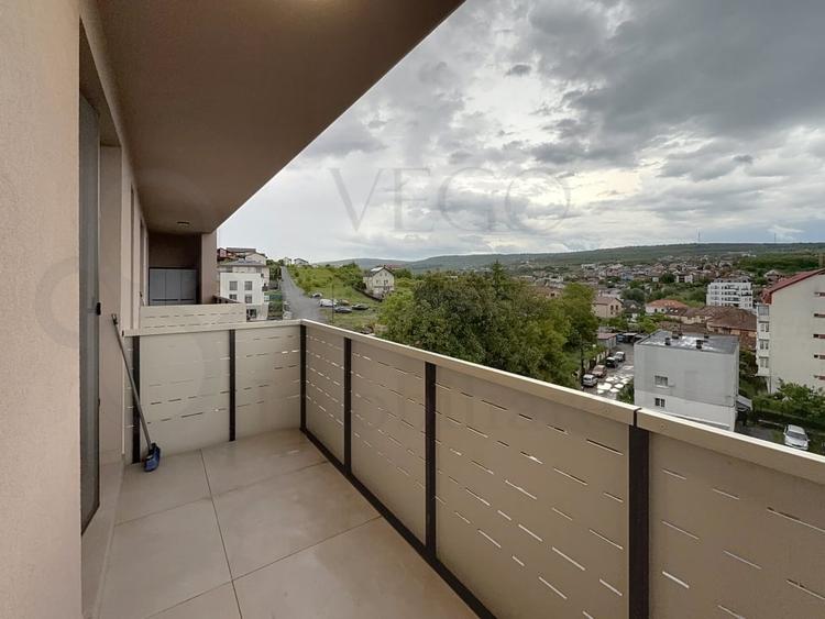 Apartament cu 2 camere semidecomandat, mobilat în Iris
