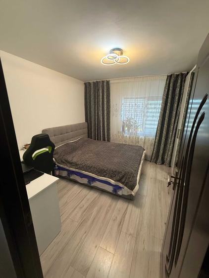 Apartament cu 3 camere decomandat în 1 Mai