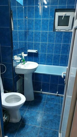 Apartament cu 2 camere semidecomandat în Craiovița Nouă