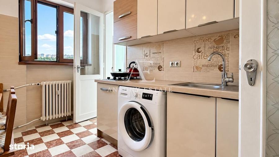 Apartament cu 3 camere semidecomandat în Central