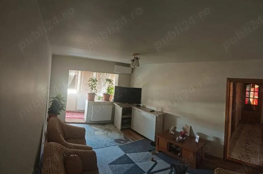 Apartament cu 3 camere decomandat în Șag