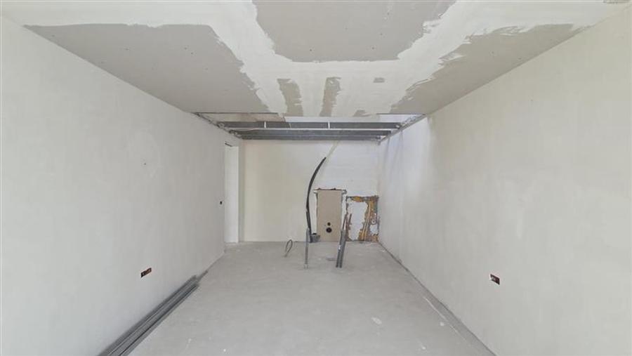 Apartament cu 5 camere decomandat în Dumbrăvița