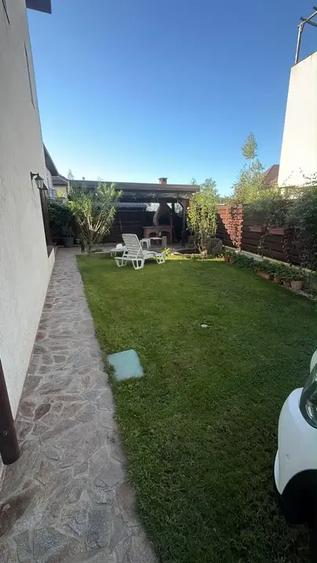 Duplex cu 6 camere cu Canalizare în Mogoșoaia