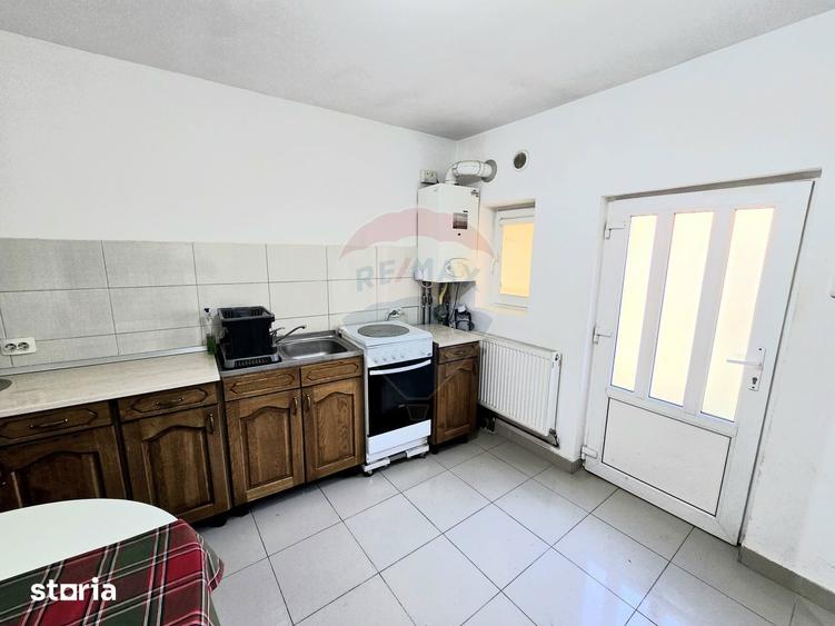 Apartament de inchiriat, centrala termica, loc de parcare in curte - 4