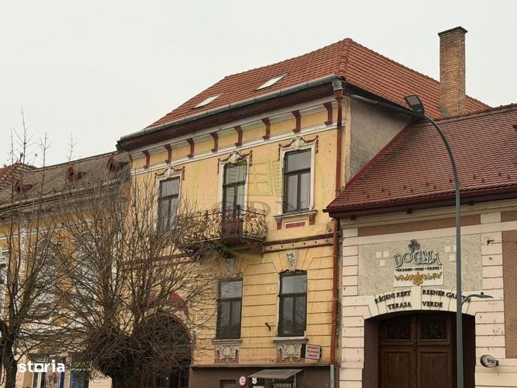 Apartament cu 4 camere, mobilat în Reghin