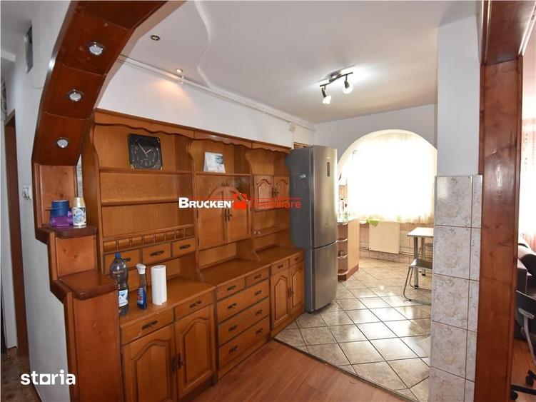 Apartament cu 3 camere decomandat în Sud