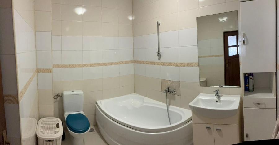 Apartament cu 3 camere decomandat în Florești