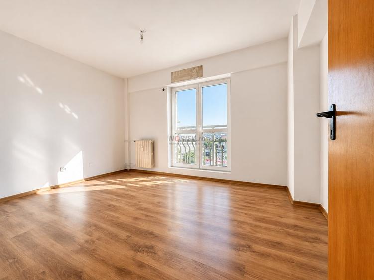 Apartament cu 4 camere decomandat în 13 Septembrie