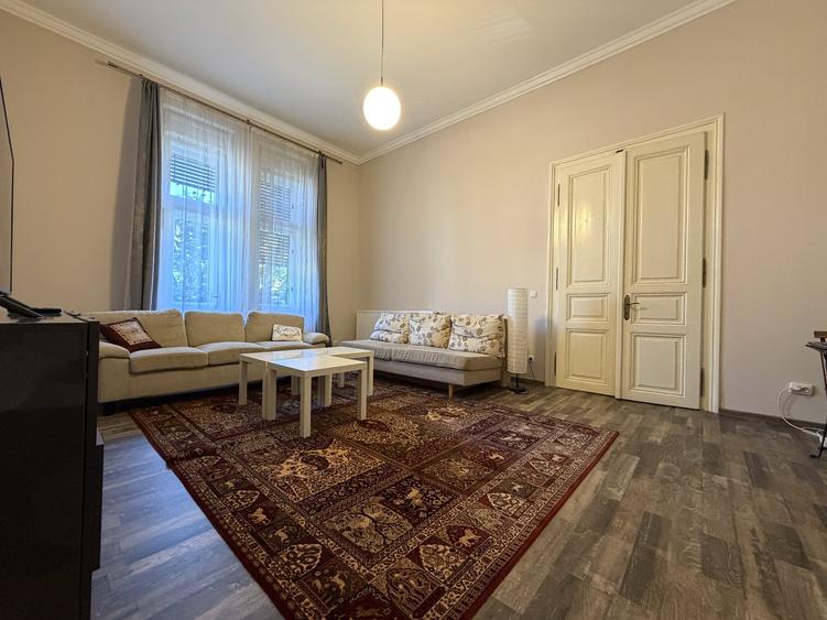 Apartament cu 3 camere circular, mobilat în Sinaia