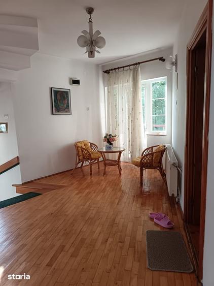 Casă cu 6 camere cu Teren 750 Mp în Nord