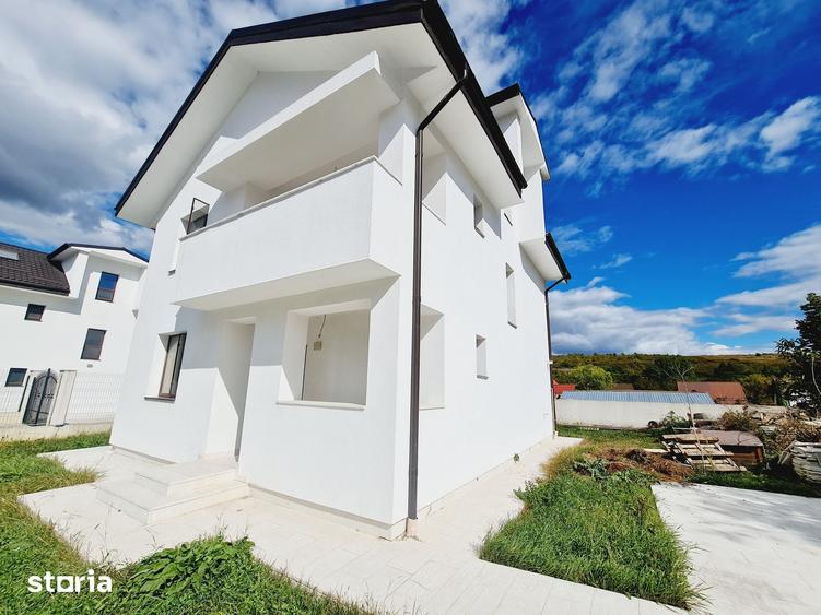 Casă cu 5 camere cu Teren 500 Mp în Bucium