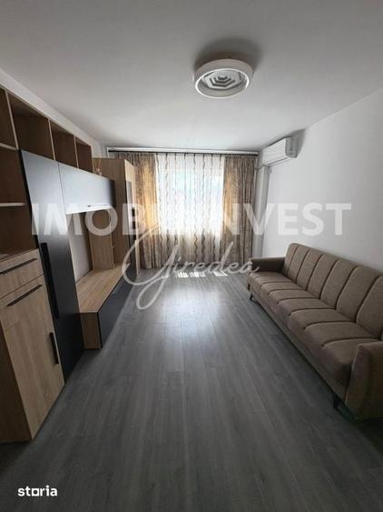 Apartament cu 3 camere în Cetate