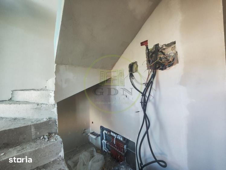 Casă cu 4 camere cu Teren 200 Mp în Malu Mare