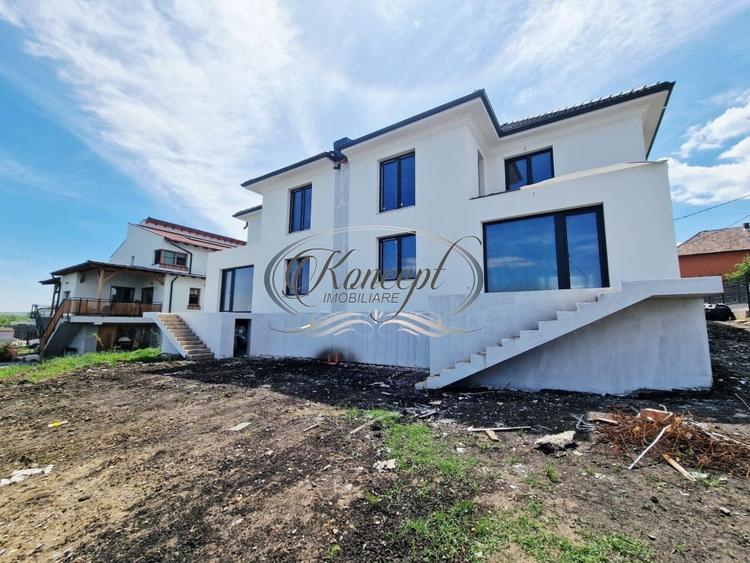 Duplex cu 5 camere cu Teren 600 Mp în Gheorghieni