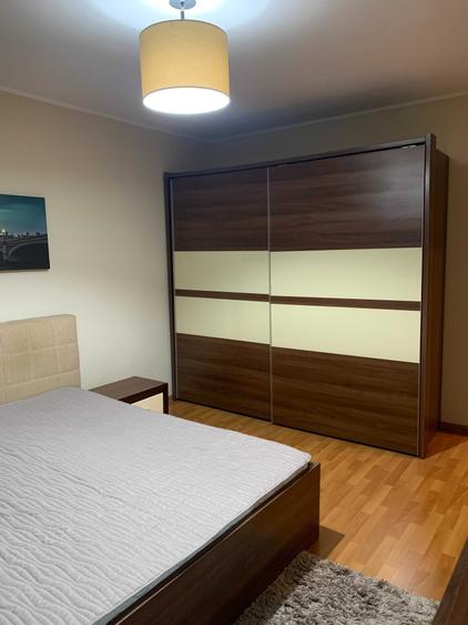 Apartament cu 2 camere decomandat în Eroii Revoluției