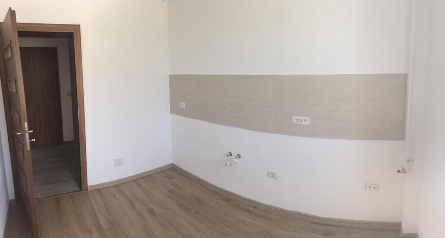 Direct proprietar.Apartament decomandat cu doua balcoane.Model deosebit - 5