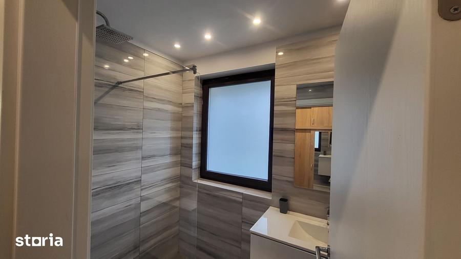 Casă cu 5 camere cu Teren 610 Mp în Corbeanca