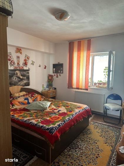 Apartament cu 4 camere decomandat în Câmpina