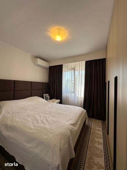 Apartament cu 4 camere decomandat în Micro 16