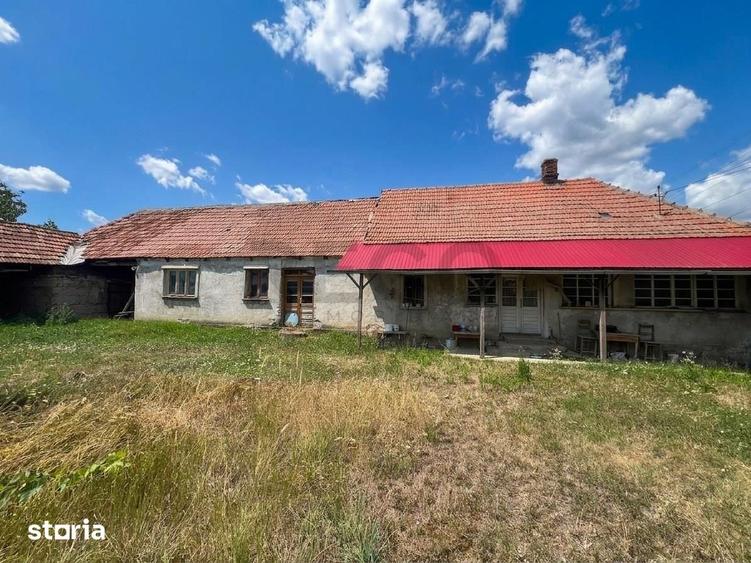 Casă cu 4 camere cu Teren 5474 Mp în Tileagd
