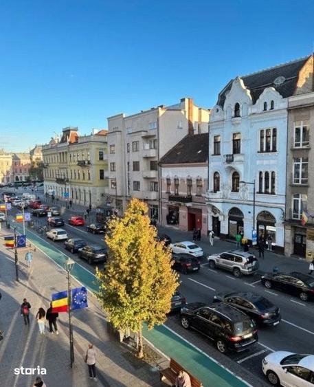 Apartament cu 4 camere decomandat în Central